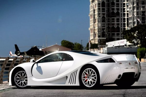 Първото поколение на Spania GTA Spano излиза на пазара през 2013-а и е с V10 8.3, разположен пред задната ос, оборудван е с два турбокомпресора, които докарват мощност 820 к.с и 960 Нм. Ускорението до 100 км/ч е за 2,9 секунди, максималната скорост е 350 км/ч. През 2015 г. се появява второто поколение с Viper V10 с двоен турбокомпресор, но вече с мощност 925 к.с. и 1220 Нм. въртящ момент. Spania GTA Spano се произвежда и досега, а сглобяването във Валенсия ще спре, когато тиражът достигне 99 екземпляра.